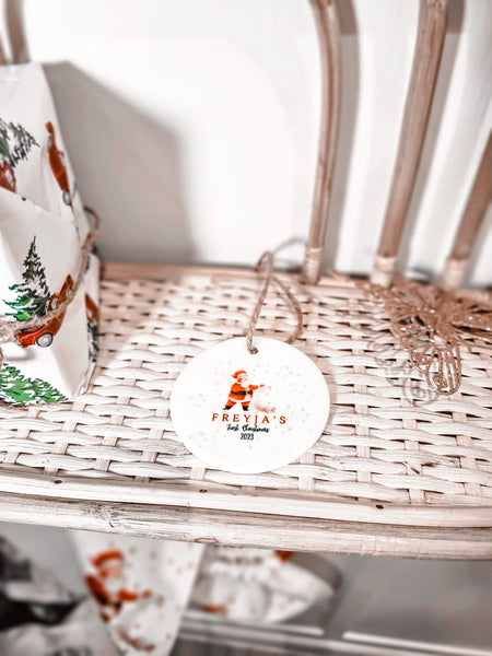 Santa Scroll colgante cerámica Bauble, regalo de adorno de Navidad personalizado, idea de regalo de Navidad