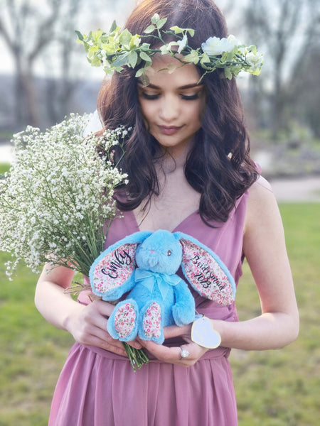 Conejito azul personalizado con orejas florales para niñas de flores