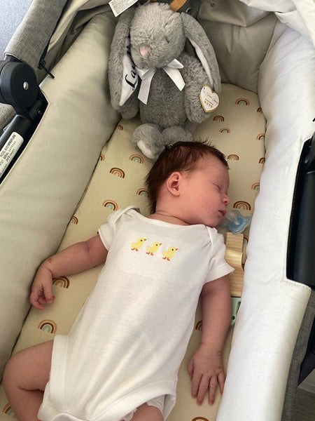 Nuevo bebé personalizado de peluche conejito gris con orejas blancas